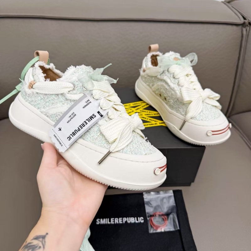 Smilerepublic Canvas Shoes